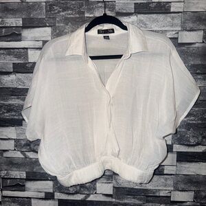 Women’s White Short Sleeve Button-Front Blouse size M